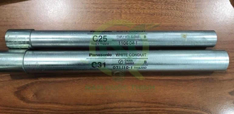 Ống thép luồn dây điện ren Panasonic loại C 31 mm